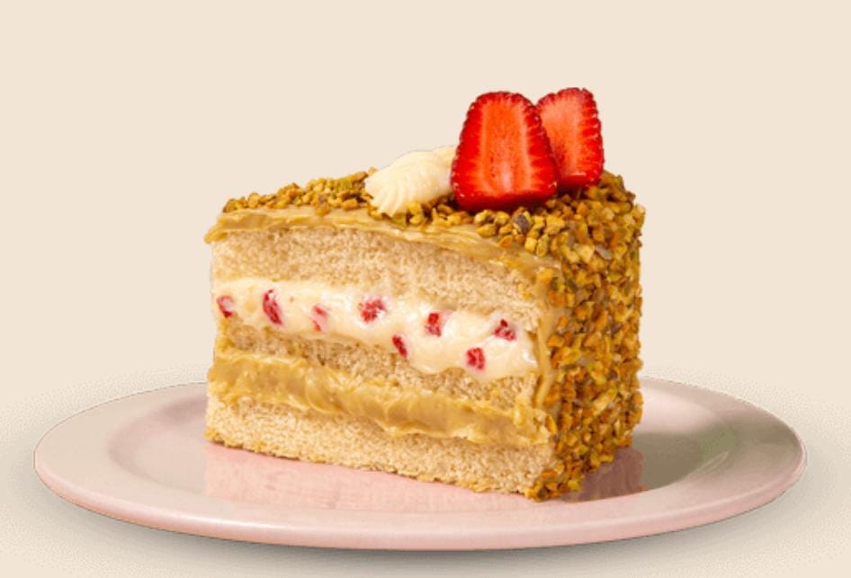 bolo de Pistache com Morango e Leite Condensado